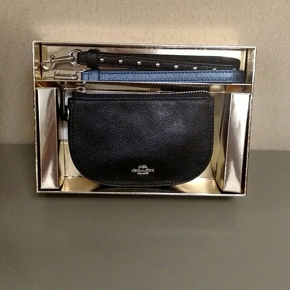 Coach Boxed Wristlet Set - Picture 5 of 8